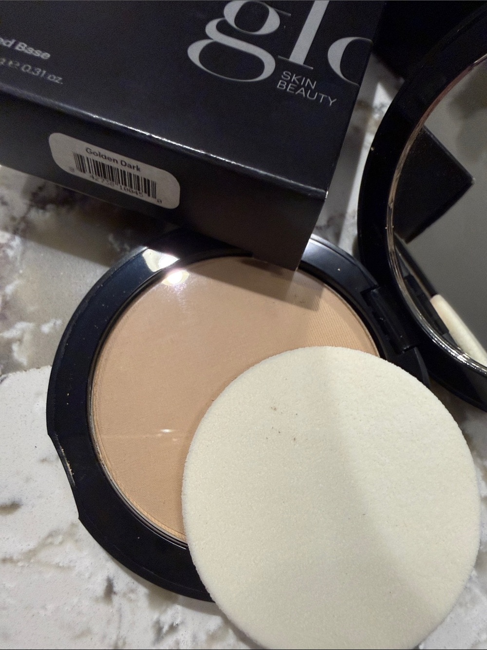 Glo Skin Beauty Pressed Powder Compact - with Black Case - Golden Dark - Picture 2 of 4